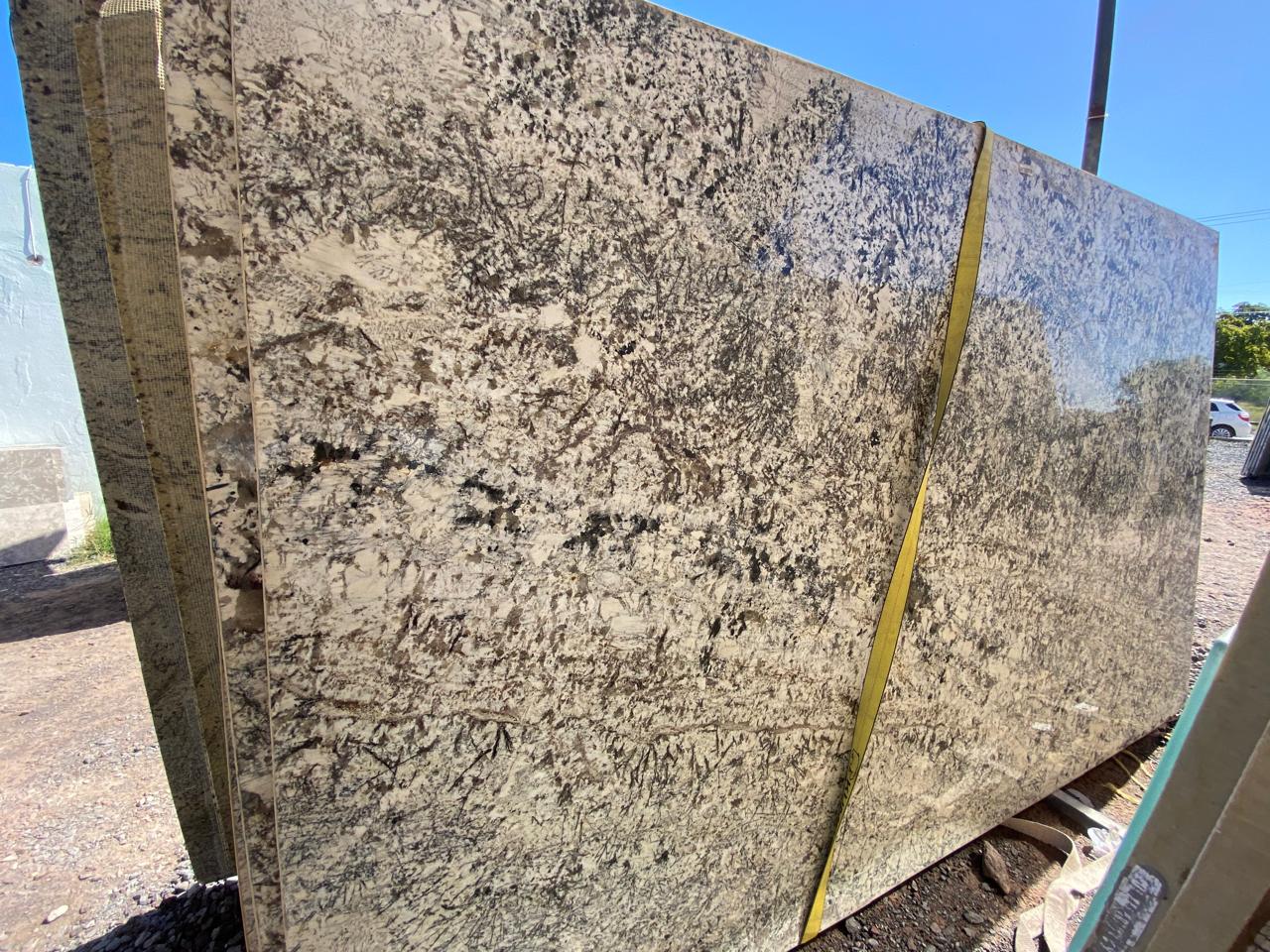 White Persa 3.20 x 1.97 acabado pulido y brillado. Image